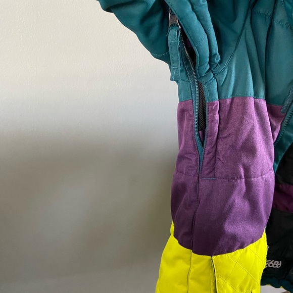 686 Girls Polly Snowboard Jacket size Small - Picture 4 of 6